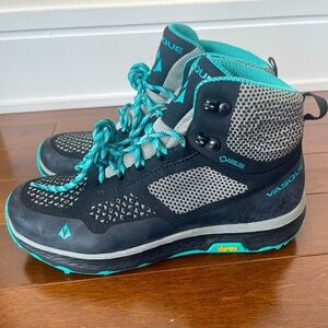 Vasque Women’s Hiking Boots – Gore-Tex – Vibram Sole – Size 7M US